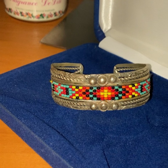 Native American Cuff Bracelet | Camrose and Kross | Vintage | Jewelry - Picture 4 of 10